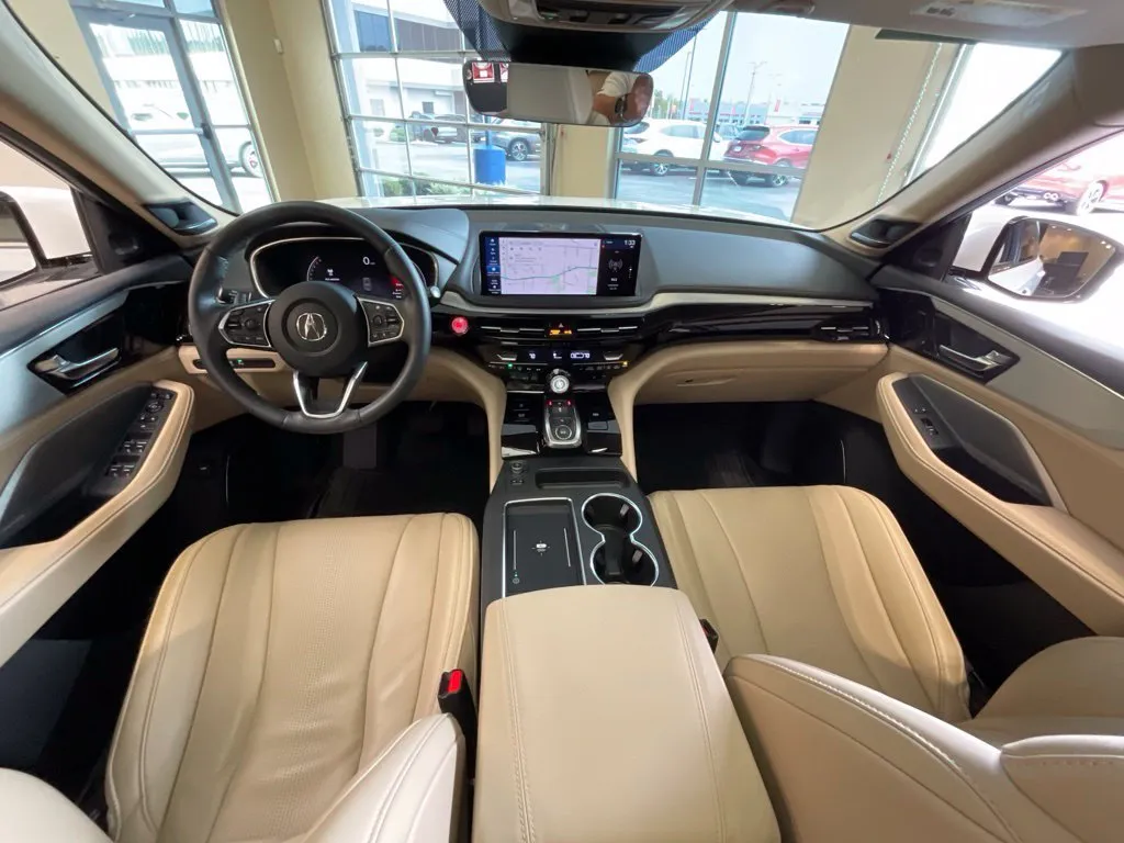 Acura MDX photo 9