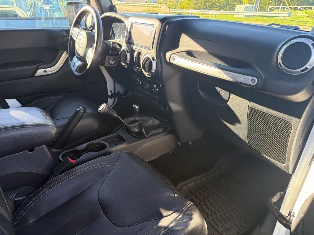 Jeep Wrangler photo 26