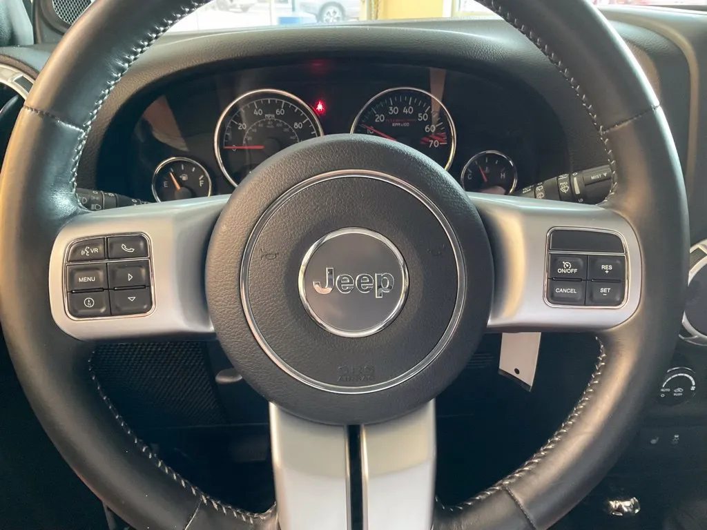 Jeep Wrangler photo 10