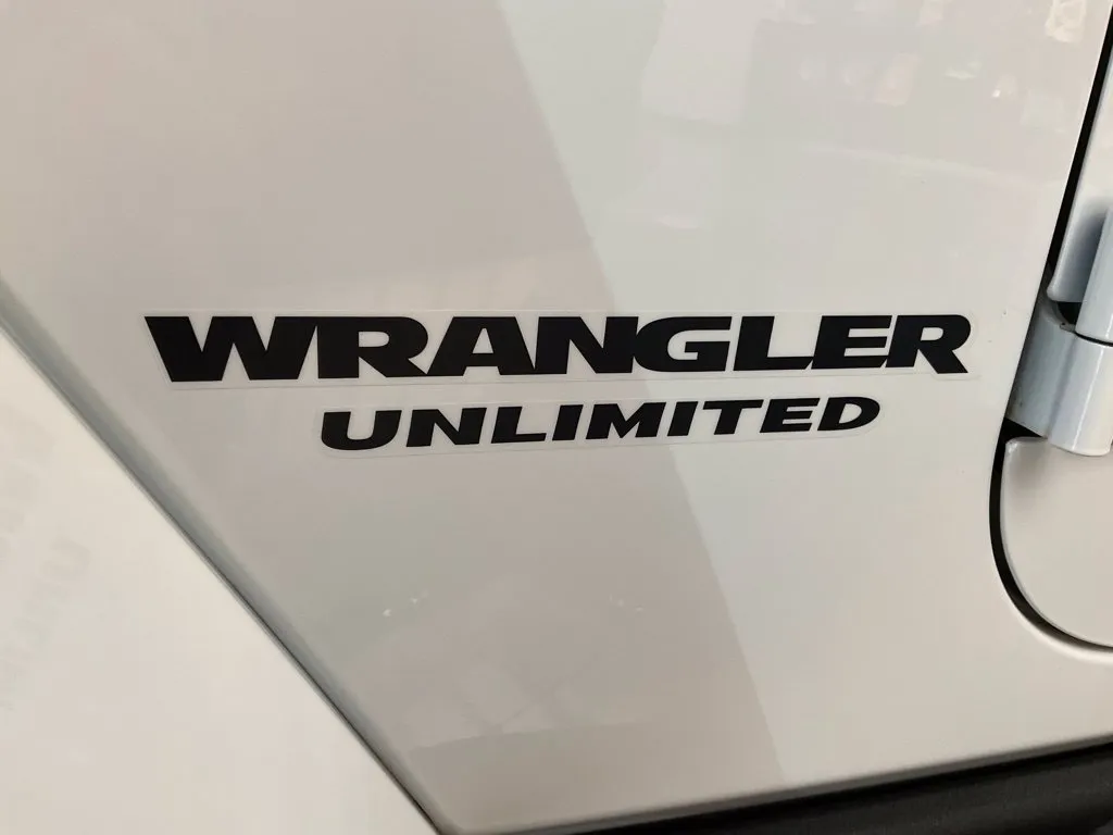 Jeep Wrangler photo 20