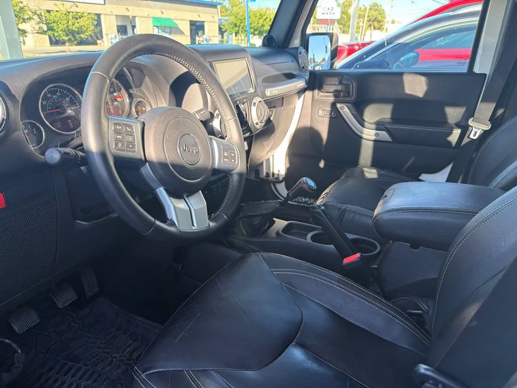 Jeep Wrangler photo 25