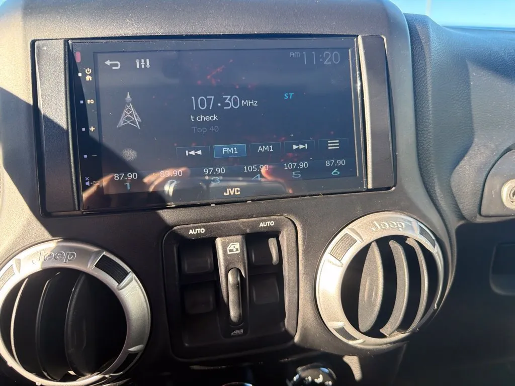 Jeep Wrangler photo 23
