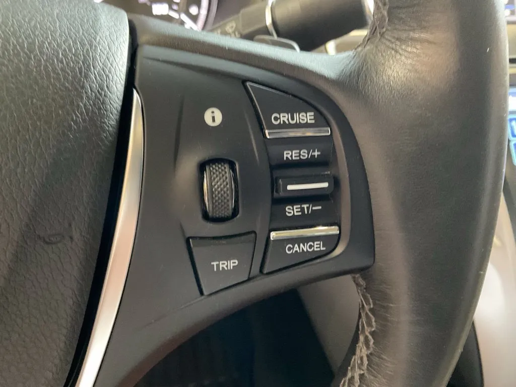 Acura TLX photo 14