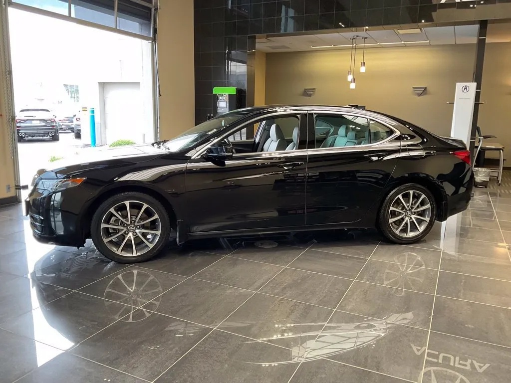 Acura TLX photo 4