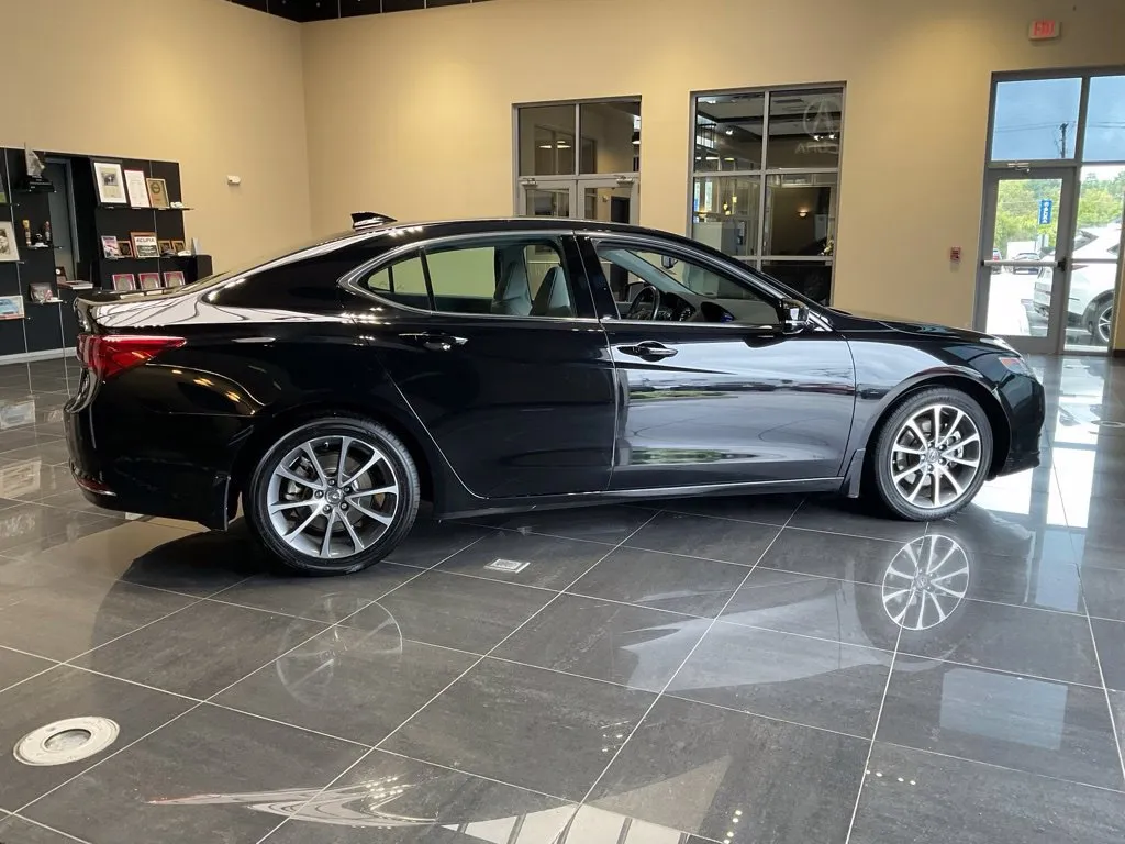 Acura TLX photo 7