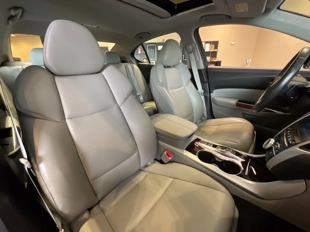 Acura TLX photo 20