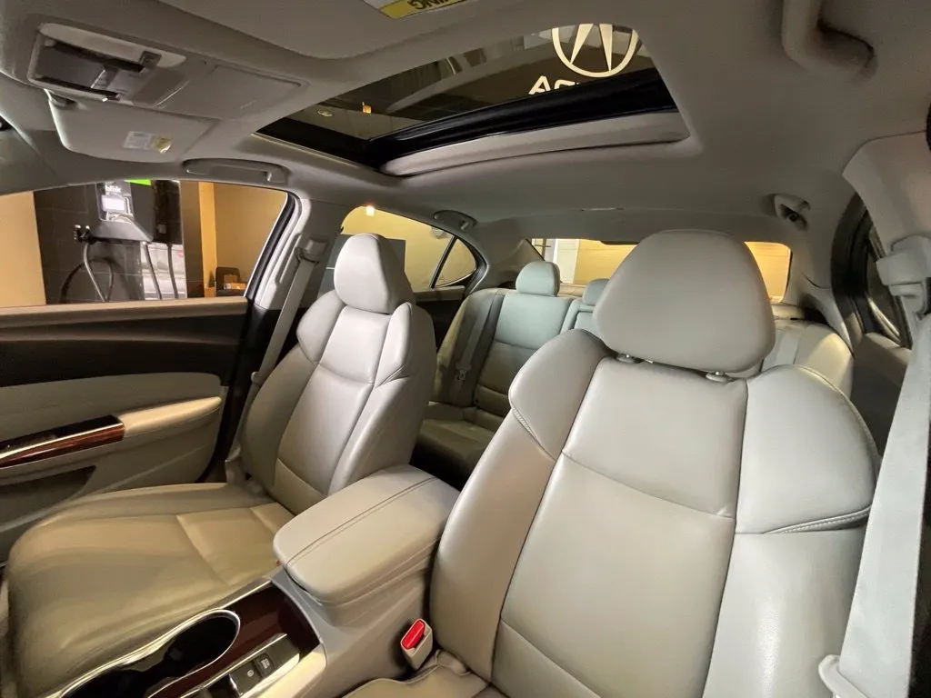 Acura TLX photo 11