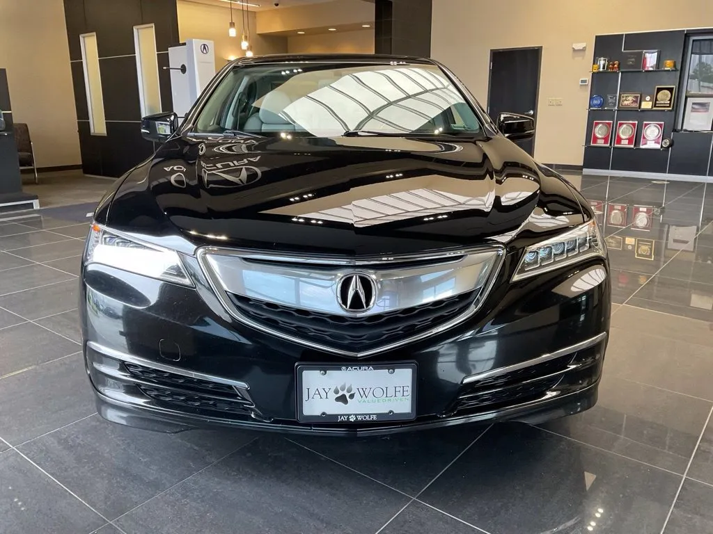 Acura TLX photo 2