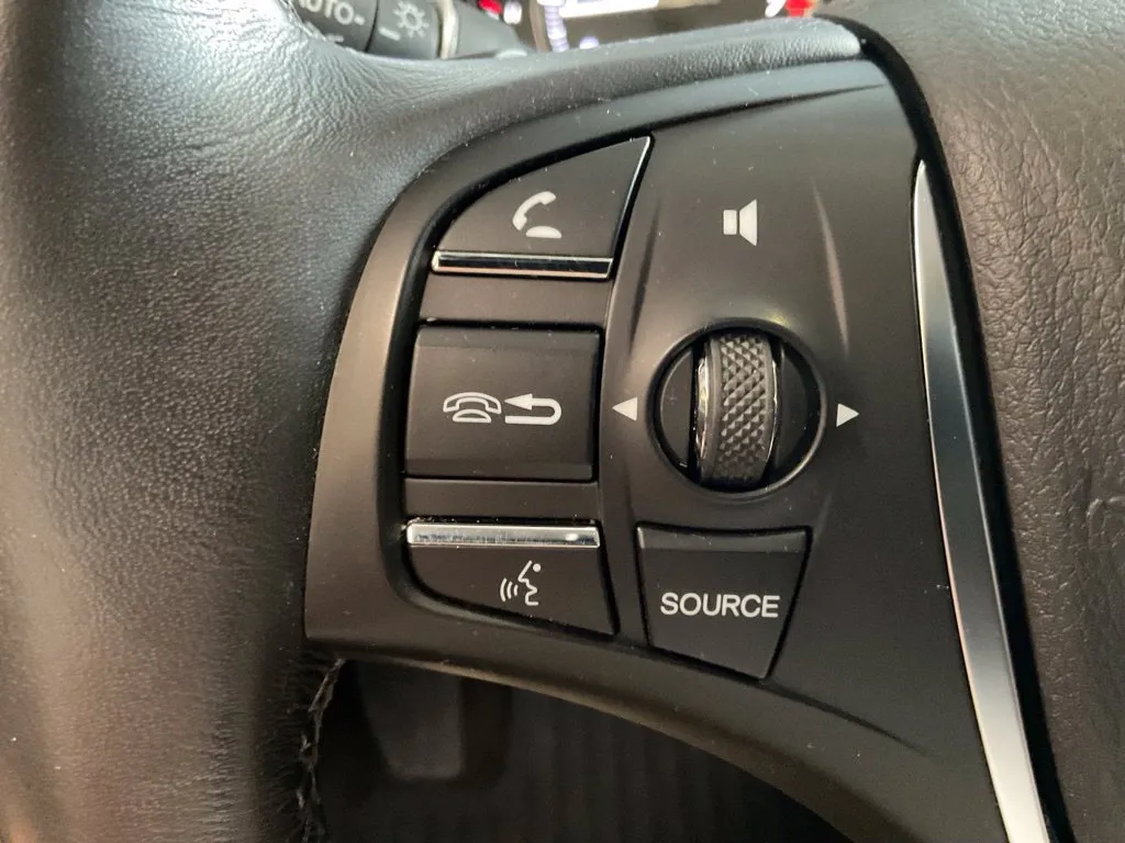 Acura TLX photo 13