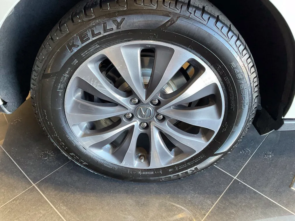 Acura MDX photo 7