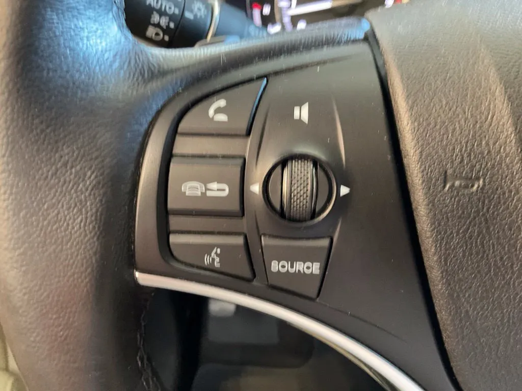 Acura MDX photo 12