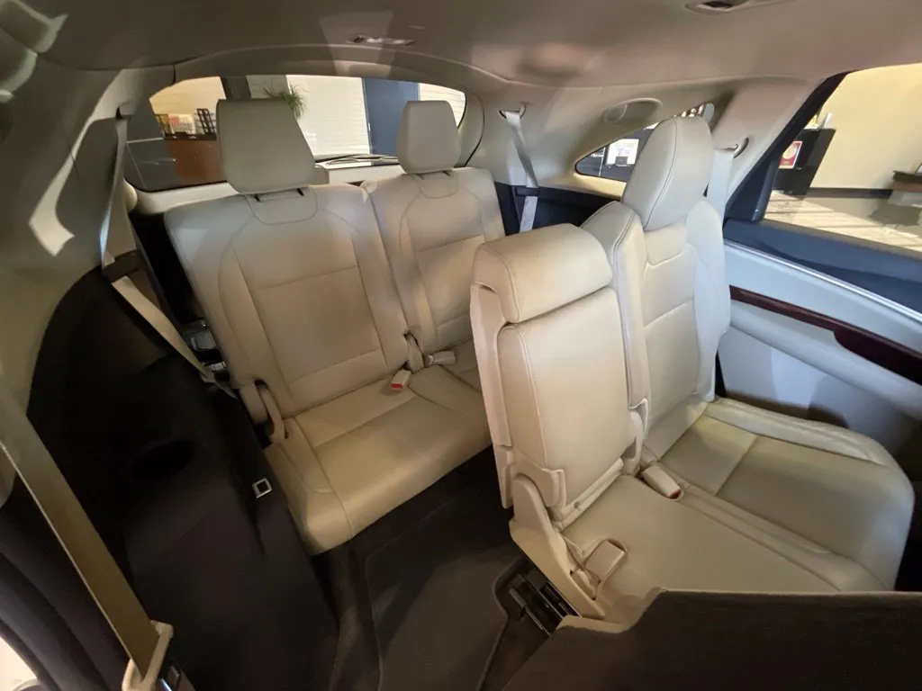 Acura MDX photo 22