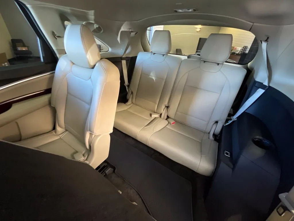 Acura MDX photo 24