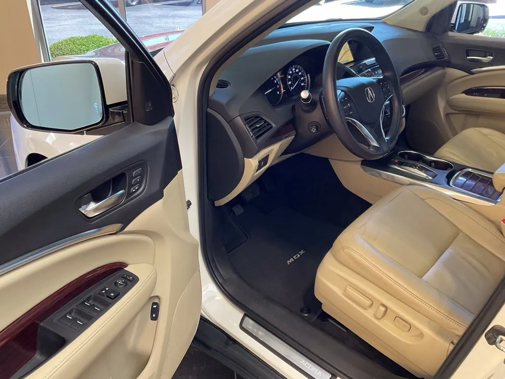 Acura MDX photo 9