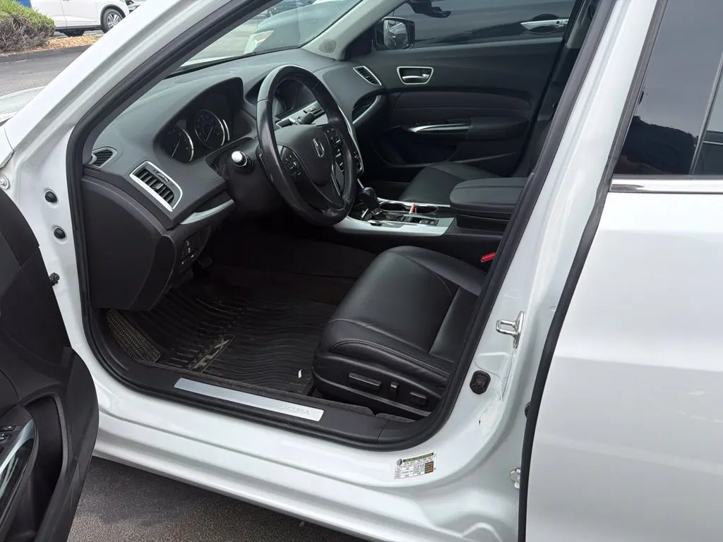 Acura TLX photo 6