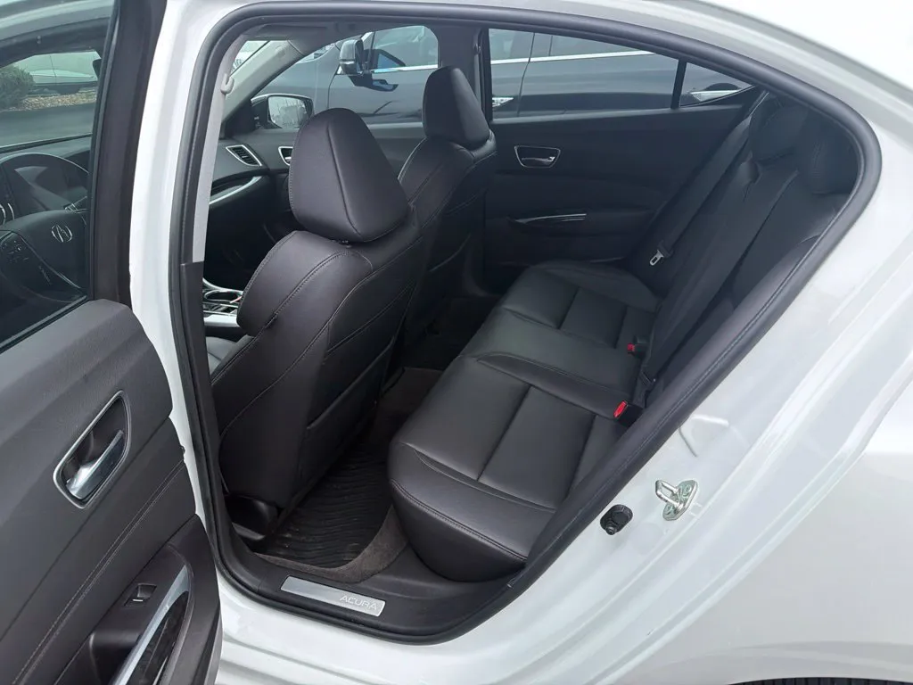 Acura TLX photo 7