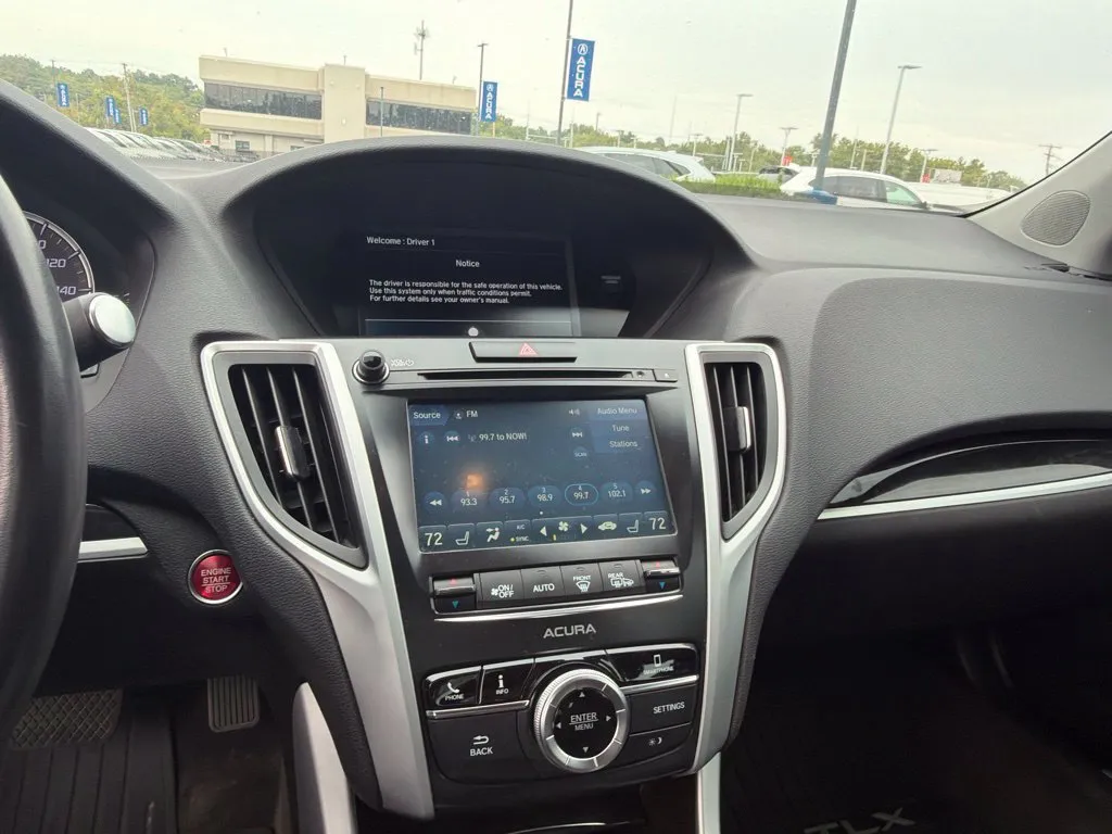 Acura TLX photo 9