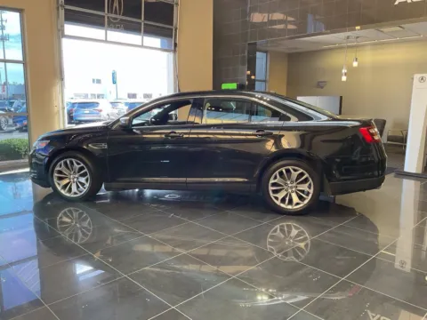 More photos of 2013 Ford Taurus Limited at Jay Wolfe Acura, MO