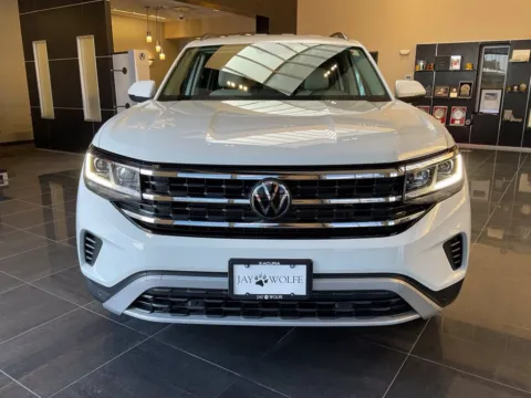 Photos of 2023 Volkswagen Atlas 3.6L V6 SE w/Technology for sale in Kansas City, MO at Jay Wolfe Acura