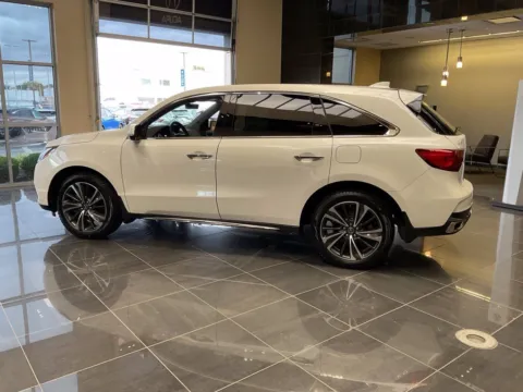 More photos of 2020 Acura MDX w/Technology Pkg at Jay Wolfe Acura, MO