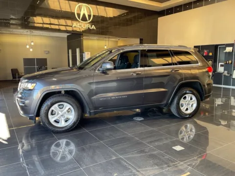 More photos of 2017 Jeep Grand Cherokee Laredo at Jay Wolfe Acura, MO