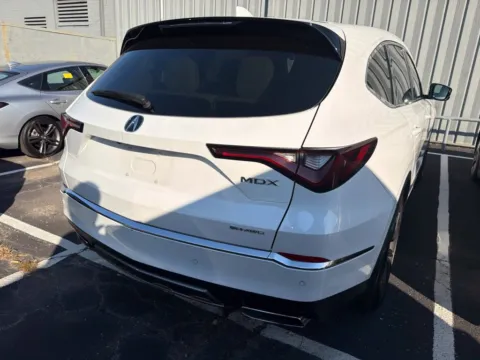 More photos of 2025 Acura MDX w/Technology Package at Jay Wolfe Acura, MO