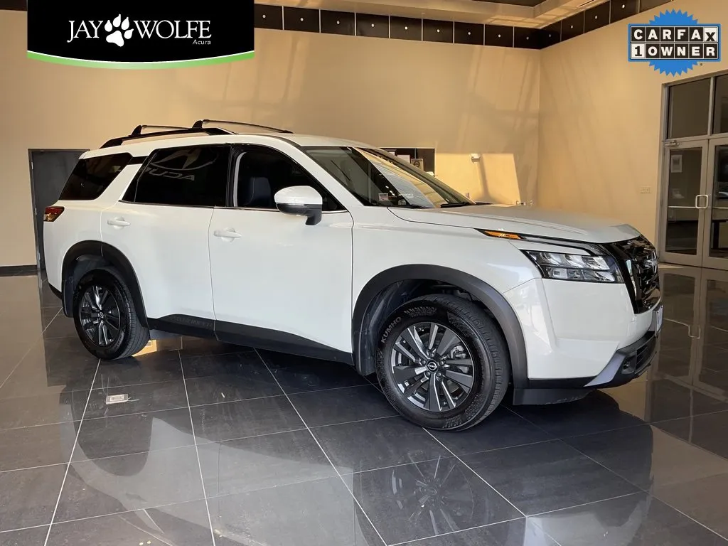 White 2023 Nissan Pathfinder SV for sale in Kansas City, MO