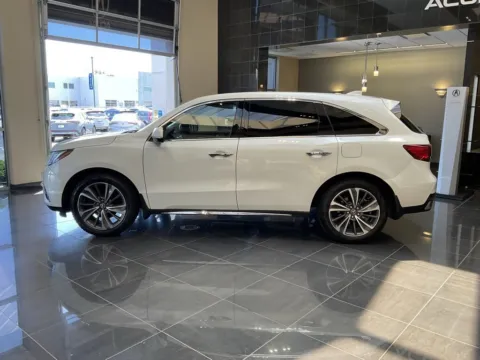 More photos of 2019 Acura MDX w/Technology Pkg at Jay Wolfe Acura, MO