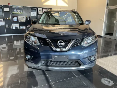 Photos of 2016 Nissan Rogue SL for sale in Kansas City, MO at Jay Wolfe Acura