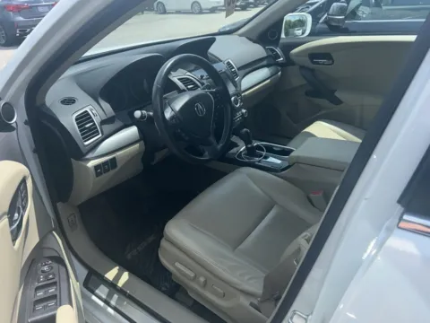 Photos of 2017 Acura RDX w/Technology Pkg for sale in Kansas City, MO at Jay Wolfe Acura