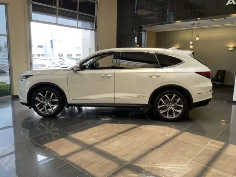 More photos of 2022 Acura MDX w/Technology Package at Jay Wolfe Acura, MO