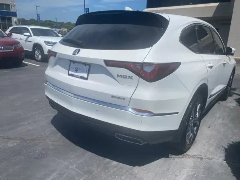 More photos of 2022 Acura MDX w/Technology Package at Jay Wolfe Acura, MO