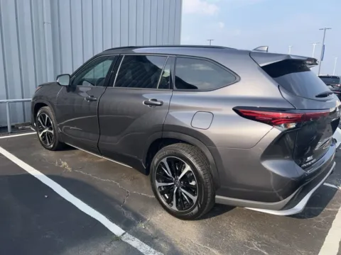 Photos of 2022 Toyota Highlander XSE for sale in Kansas City, MO at Jay Wolfe Acura