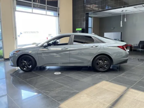 More photos of 2023 Hyundai Elantra SEL at Jay Wolfe Acura, MO