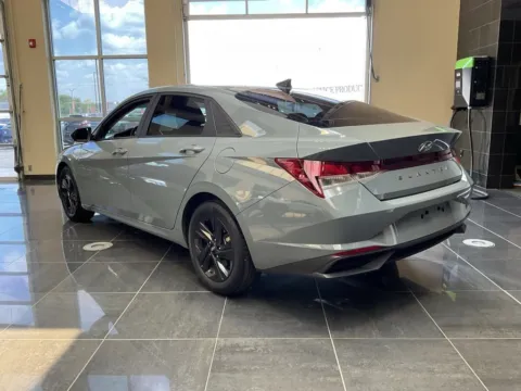 More photos of 2023 Hyundai Elantra SEL at Jay Wolfe Acura, MO