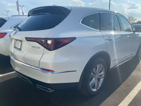More photos of 2025 Acura MDX at Jay Wolfe Acura, MO