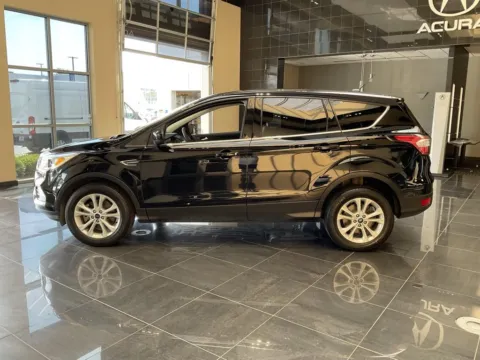 More photos of 2017 Ford Escape SE at Jay Wolfe Acura, MO
