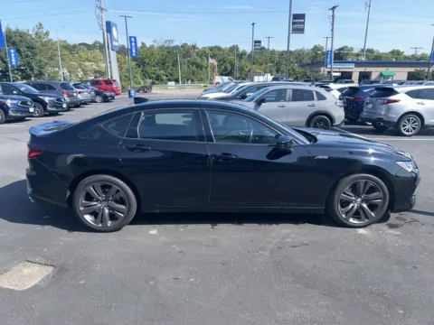 More photos of 2022 Acura TLX w/A-Spec Package at Jay Wolfe Acura, MO