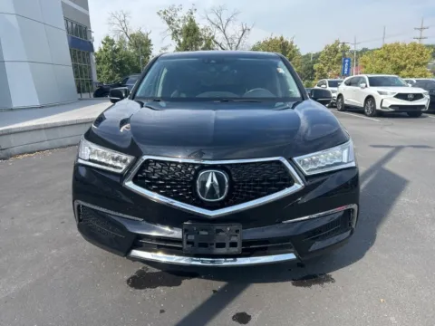 Photos of 2018 Acura MDX w/Technology Pkg for sale in Kansas City, MO at Jay Wolfe Acura