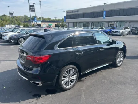 More photos of 2018 Acura MDX w/Technology Pkg at Jay Wolfe Acura, MO