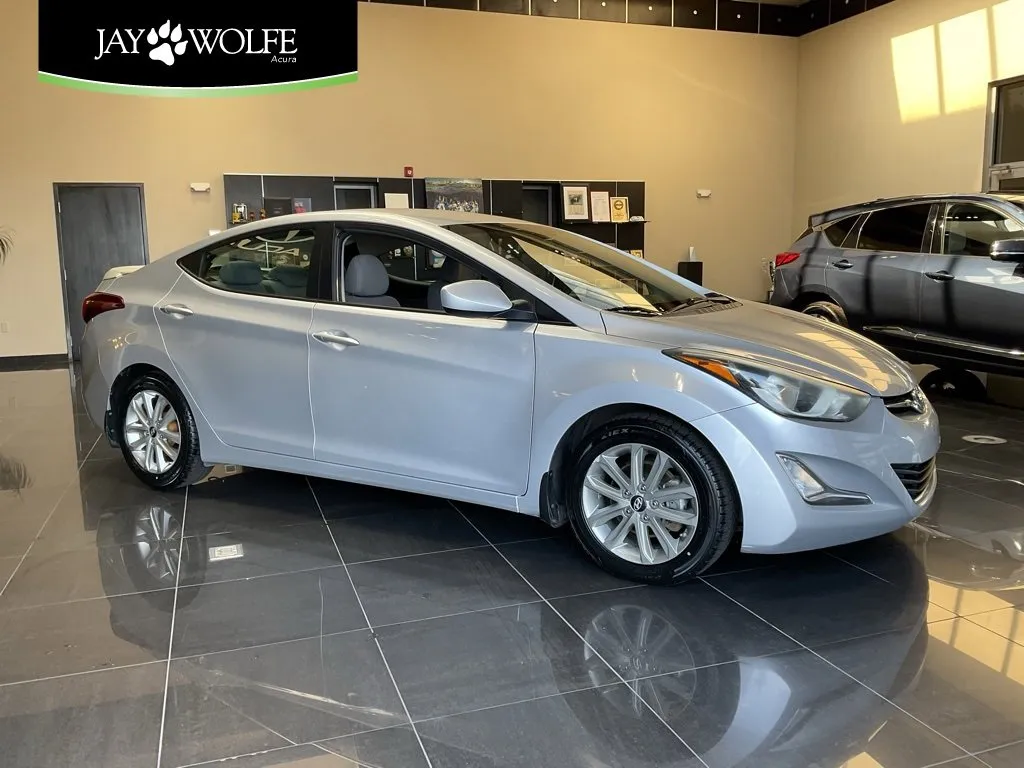Silver 2015 Hyundai Elantra SE for sale in Kansas City, MO