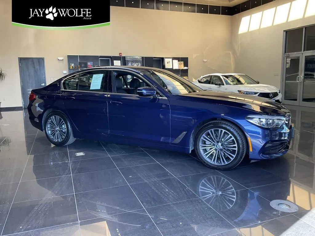 Blue 2019 BMW 5 Series 530i xDrive for sale in Kansas City, MO