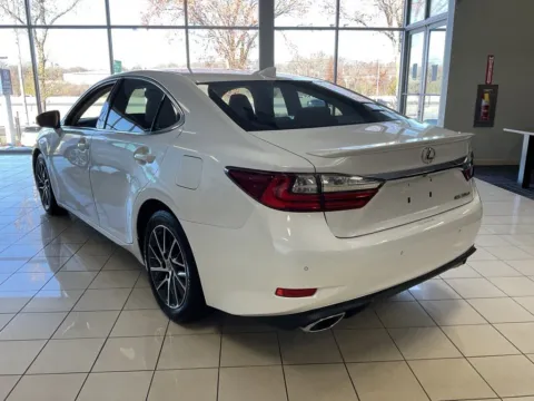 More photos of 2016 Lexus ES 350 at Acura of Overland Park, KS