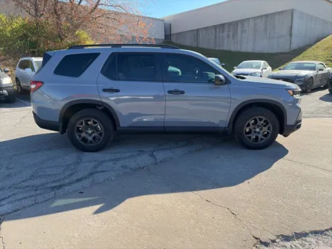 More photos of 2025 Honda Pilot TrailSport at Acura of Overland Park, KS