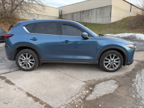 More photos of 2019 Mazda CX-5 Grand Touring at Acura of Overland Park, KS