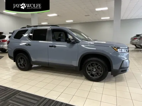 Gray 2025 Honda Pilot TrailSport for sale in Overland Park, KS