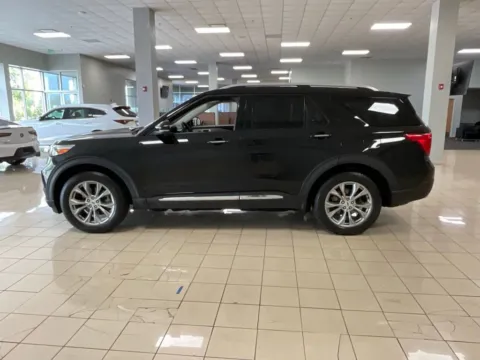 More photos of 2020 Ford Explorer Limited at Acura of Overland Park, KS
