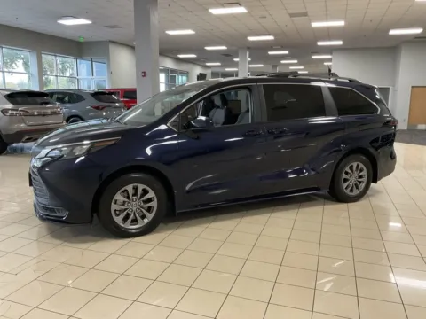 Another view of 2024 Toyota Sienna LE for sale in Overland Park, KS at Acura of Overland Park