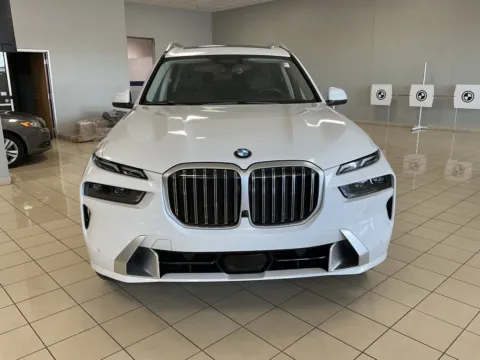 Photos of 2024 BMW X7 xDrive40i for sale in Overland Park, KS at Acura of Overland Park