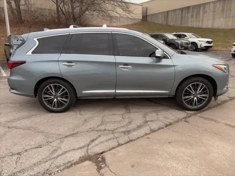 More photos of 2019 INFINITI QX60 LUXE at Acura of Overland Park, KS